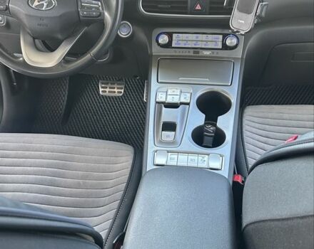 Сірий Хендай Інша, об'ємом двигуна 0 л та пробігом 74 тис. км за 15700 $, фото 3 на Automoto.ua