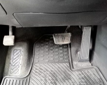 Серый Хендай Другая, объемом двигателя 2.4 л и пробегом 200 тыс. км за 12000 $, фото 7 на Automoto.ua