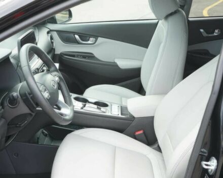 Серый Хендай Другая, объемом двигателя 0 л и пробегом 22 тыс. км за 25000 $, фото 7 на Automoto.ua