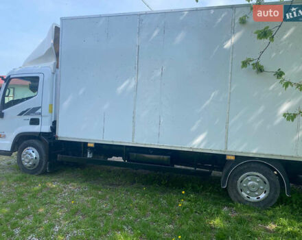 Белый Хендай EX8, объемом двигателя 3.93 л и пробегом 99 тыс. км за 30000 $, фото 6 на Automoto.ua
