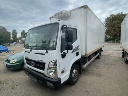 Хендай EX8 2018 у Києві на Automoto.ua Білий Хендай EX8, об'ємом двигуна 3.93 л та пробігом 157 тис. км за 28500 $, фото 1 на Automoto.ua