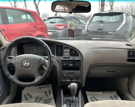 Белый Хендай Элантра, объемом двигателя 2 л и пробегом 193 тыс. км за 4200 $, фото 7 на Automoto.ua