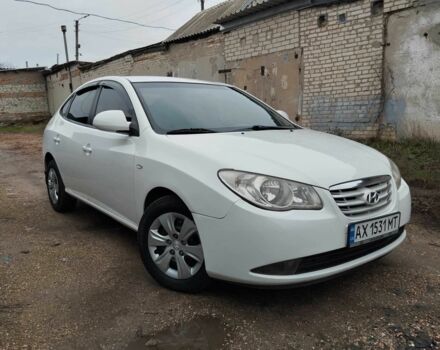 Белый Хендай Элантра, объемом двигателя 1.6 л и пробегом 180 тыс. км за 5700 $, фото 1 на Automoto.ua