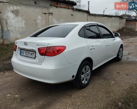 Белый Хендай Элантра, объемом двигателя 1.59 л и пробегом 235 тыс. км за 5700 $, фото 3 на Automoto.ua