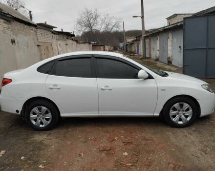 Белый Хендай Элантра, объемом двигателя 1.6 л и пробегом 180 тыс. км за 5700 $, фото 6 на Automoto.ua