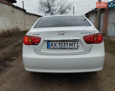 Белый Хендай Элантра, объемом двигателя 1.59 л и пробегом 235 тыс. км за 5700 $, фото 5 на Automoto.ua