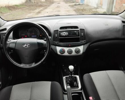 Белый Хендай Элантра, объемом двигателя 1.6 л и пробегом 180 тыс. км за 5700 $, фото 10 на Automoto.ua