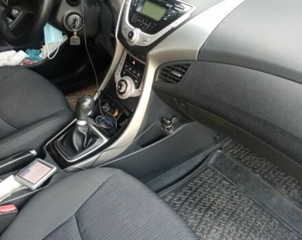 Белый Хендай Элантра, объемом двигателя 1.6 л и пробегом 97 тыс. км за 8450 $, фото 4 на Automoto.ua