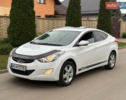 Белый Хендай Элантра, объемом двигателя 1.59 л и пробегом 187 тыс. км за 8700 $, фото 1 на Automoto.ua