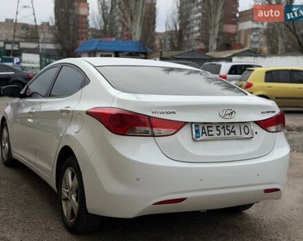 Белый Хендай Элантра, объемом двигателя 1.59 л и пробегом 152 тыс. км за 8800 $, фото 8 на Automoto.ua