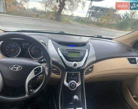Хендай Элантра 2011 в Львове на Automoto.ua Белый Хендай Элантра, объемом двигателя 1.59 л и пробегом 266 тыс. км за 7850 $, фото 11 на Automoto.ua