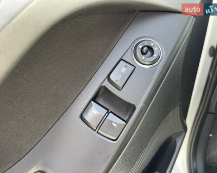 Белый Хендай Элантра, объемом двигателя 1.59 л и пробегом 285 тыс. км за 8700 $, фото 15 на Automoto.ua