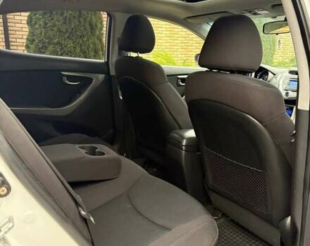 Білий Хендай Елантра, об'ємом двигуна 1.59 л та пробігом 187 тис. км за 7800 $, фото 8 на Automoto.ua