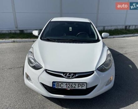 Белый Хендай Элантра, объемом двигателя 1.59 л и пробегом 285 тыс. км за 8700 $, фото 1 на Automoto.ua