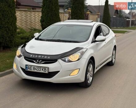 Белый Хендай Элантра, объемом двигателя 1.59 л и пробегом 187 тыс. км за 8700 $, фото 4 на Automoto.ua