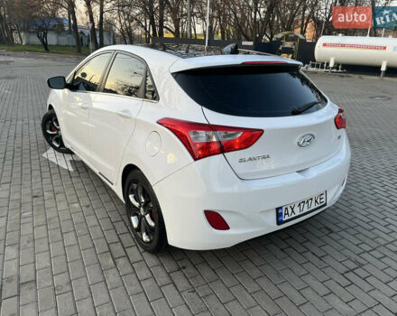 Белый Хендай Элантра, объемом двигателя 1.8 л и пробегом 109 тыс. км за 8250 $, фото 4 на Automoto.ua