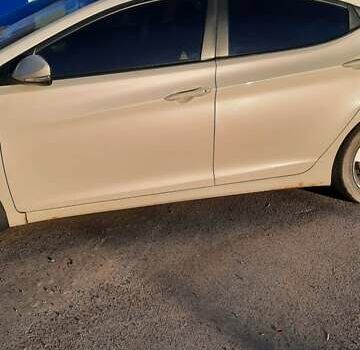 Хендай Элантра 2012 в Виннице на Automoto.ua Белый Хендай Элантра, объемом двигателя 1.8 л и пробегом 128 тыс. км за 8200 $, фото 13 на Automoto.ua