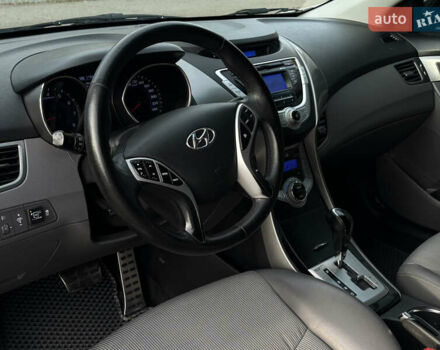 Хендай Элантра 2012 в Николаеве на Automoto.ua Белый Хендай Элантра, объемом двигателя 1.59 л и пробегом 192 тыс. км за 9499 $, фото 8 на Automoto.ua