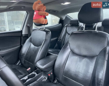 Білий Хендай Елантра, об'ємом двигуна 1.8 л та пробігом 143 тис. км за 8600 $, фото 10 на Automoto.ua