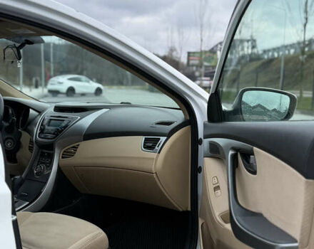 Білий Хендай Елантра, об'ємом двигуна 1.8 л та пробігом 252 тис. км за 7200 $, фото 6 на Automoto.ua