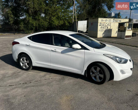 Хендай Элантра 2012 в Днепре (Днепропетровске) на Automoto.ua Белый Хендай Элантра, объемом двигателя 1.59 л и пробегом 140 тыс. км за 9000 $, фото 2 на Automoto.ua