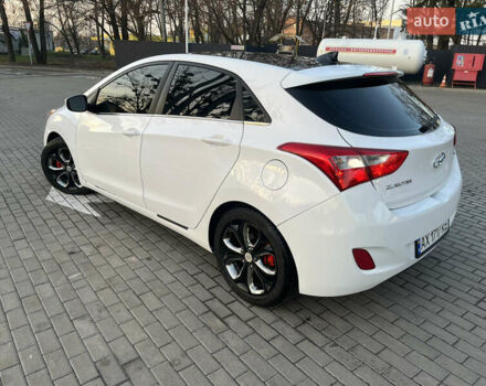 Белый Хендай Элантра, объемом двигателя 1.8 л и пробегом 109 тыс. км за 8250 $, фото 8 на Automoto.ua