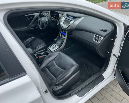 Білий Хендай Елантра, об'ємом двигуна 1.8 л та пробігом 143 тис. км за 8600 $, фото 19 на Automoto.ua