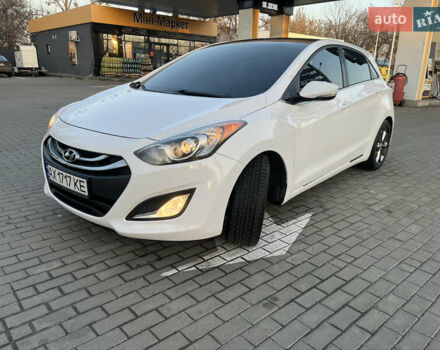 Белый Хендай Элантра, объемом двигателя 1.8 л и пробегом 109 тыс. км за 8250 $, фото 3 на Automoto.ua