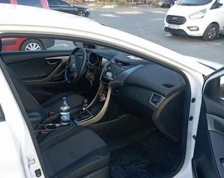 Білий Хендай Елантра, об'ємом двигуна 1.59 л та пробігом 220 тис. км за 8500 $, фото 12 на Automoto.ua