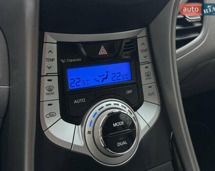 Хендай Элантра 2012 в Николаеве на Automoto.ua Белый Хендай Элантра, объемом двигателя 1.59 л и пробегом 192 тыс. км за 9499 $, фото 15 на Automoto.ua