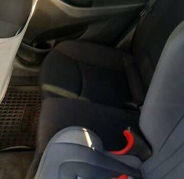 Хендай Элантра 2012 в Виннице на Automoto.ua Белый Хендай Элантра, объемом двигателя 1.8 л и пробегом 128 тыс. км за 8200 $, фото 7 на Automoto.ua