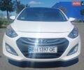 Белый Хендай Элантра, объемом двигателя 1.8 л и пробегом 175 тыс. км за 10000 $, фото 1 на Automoto.ua