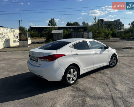 Хендай Элантра 2012 в Днепре (Днепропетровске) на Automoto.ua Белый Хендай Элантра, объемом двигателя 1.59 л и пробегом 140 тыс. км за 9000 $, фото 3 на Automoto.ua