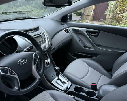 Белый Хендай Элантра, объемом двигателя 1.59 л и пробегом 66 тыс. км за 13000 $, фото 5 на Automoto.ua