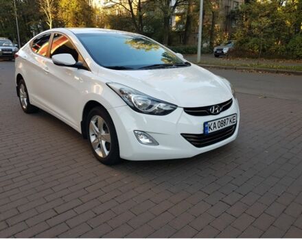 Белый Хендай Элантра, объемом двигателя 1.8 л и пробегом 130 тыс. км за 10000 $, фото 1 на Automoto.ua