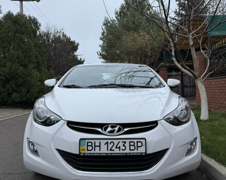 Белый Хендай Элантра, объемом двигателя 1.59 л и пробегом 66 тыс. км за 13000 $, фото 1 на Automoto.ua