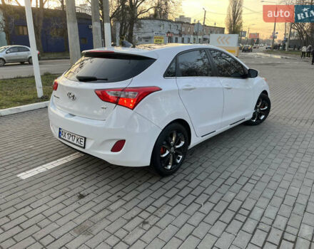 Белый Хендай Элантра, объемом двигателя 1.8 л и пробегом 109 тыс. км за 8250 $, фото 1 на Automoto.ua