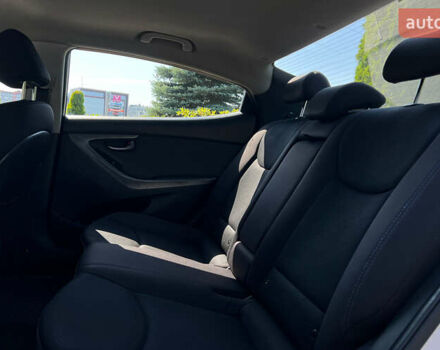 Белый Хендай Элантра, объемом двигателя 1.6 л и пробегом 201 тыс. км за 7300 $, фото 9 на Automoto.ua