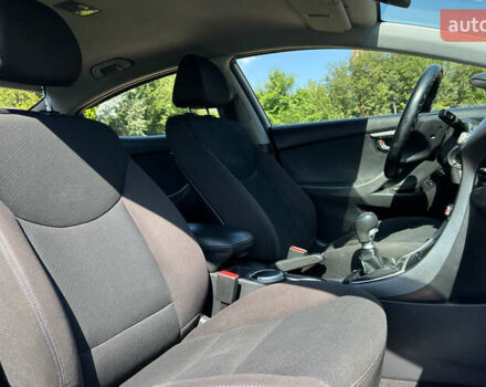 Белый Хендай Элантра, объемом двигателя 1.6 л и пробегом 201 тыс. км за 7300 $, фото 8 на Automoto.ua