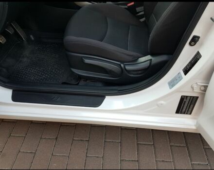 Белый Хендай Элантра, объемом двигателя 1.8 л и пробегом 130 тыс. км за 10000 $, фото 8 на Automoto.ua