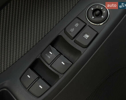 Хендай Элантра 2012 в Николаеве на Automoto.ua Белый Хендай Элантра, объемом двигателя 1.59 л и пробегом 192 тыс. км за 9499 $, фото 10 на Automoto.ua