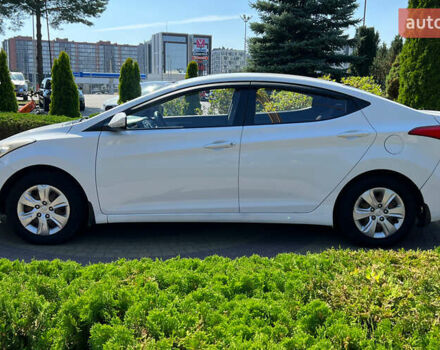 Белый Хендай Элантра, объемом двигателя 1.6 л и пробегом 201 тыс. км за 7300 $, фото 3 на Automoto.ua