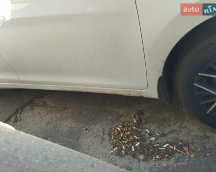 Белый Хендай Элантра, объемом двигателя 1.8 л и пробегом 360 тыс. км за 6000 $, фото 13 на Automoto.ua