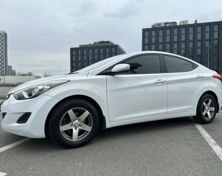 Белый Хендай Элантра, объемом двигателя 1.6 л и пробегом 107 тыс. км за 9700 $, фото 1 на Automoto.ua