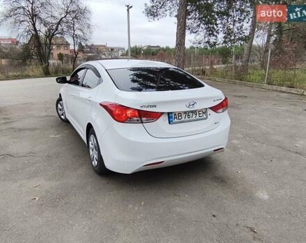 Белый Хендай Элантра, объемом двигателя 1.59 л и пробегом 113 тыс. км за 10300 $, фото 3 на Automoto.ua