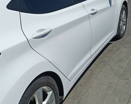 Белый Хендай Элантра, объемом двигателя 1.8 л и пробегом 216 тыс. км за 9000 $, фото 2 на Automoto.ua