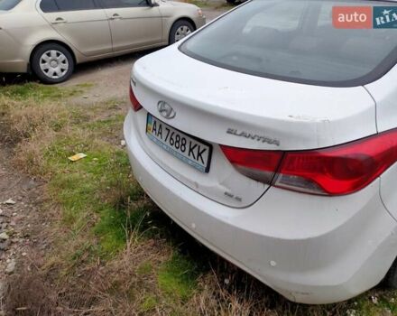 Белый Хендай Элантра, объемом двигателя 1.8 л и пробегом 227 тыс. км за 7500 $, фото 3 на Automoto.ua
