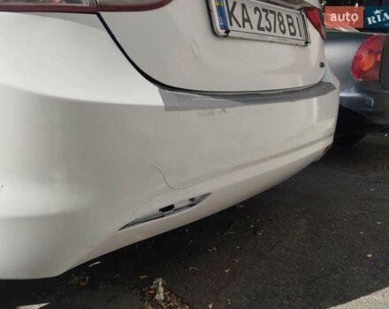 Белый Хендай Элантра, объемом двигателя 1.8 л и пробегом 360 тыс. км за 6000 $, фото 14 на Automoto.ua