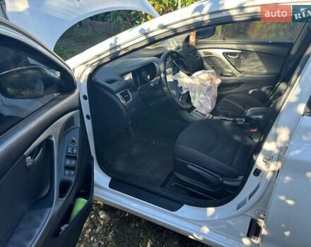 Белый Хендай Элантра, объемом двигателя 1.59 л и пробегом 194 тыс. км за 4000 $, фото 13 на Automoto.ua