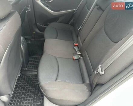 Білий Хендай Елантра, об'ємом двигуна 1.59 л та пробігом 107 тис. км за 9700 $, фото 15 на Automoto.ua